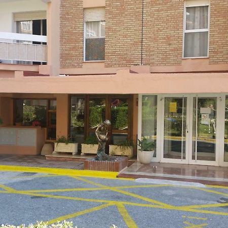 Edicifio Acuario Apartment Benalmadena Luaran gambar